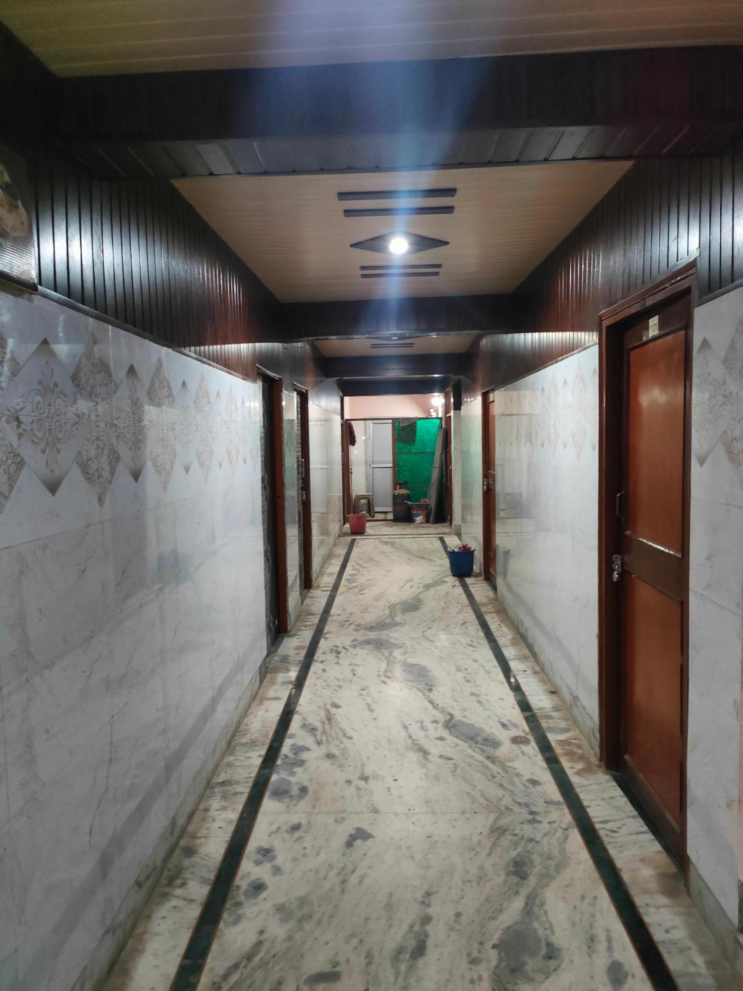 Sgh Guest House Mathura Bagian luar foto