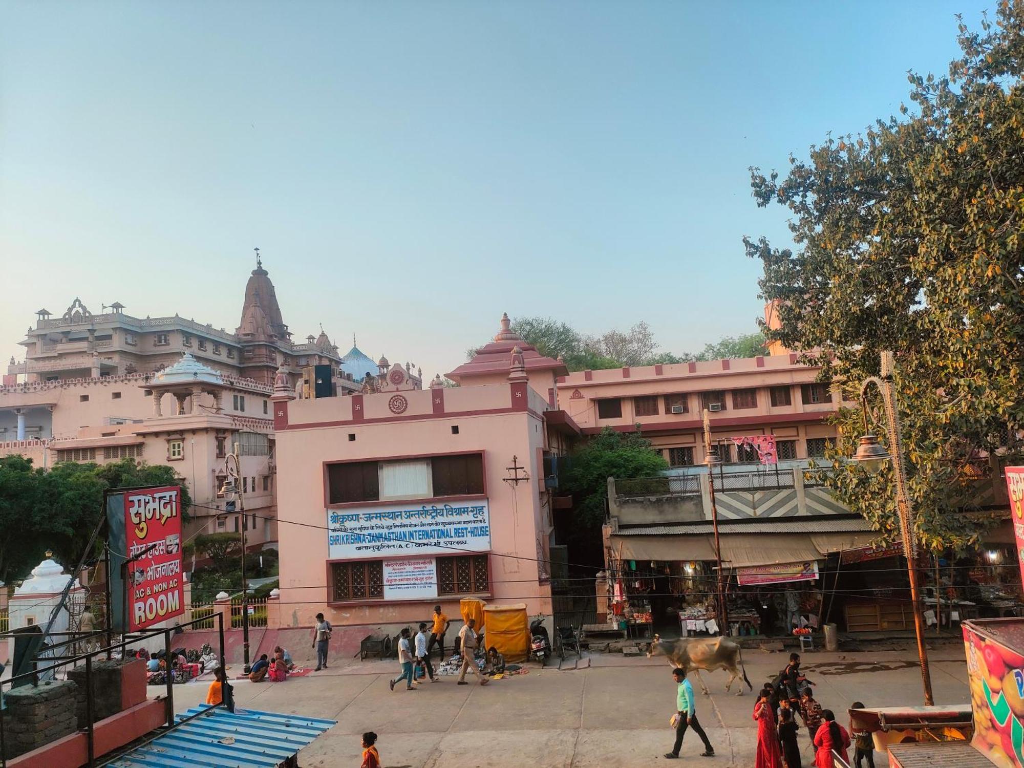 Sgh Guest House Mathura Bagian luar foto