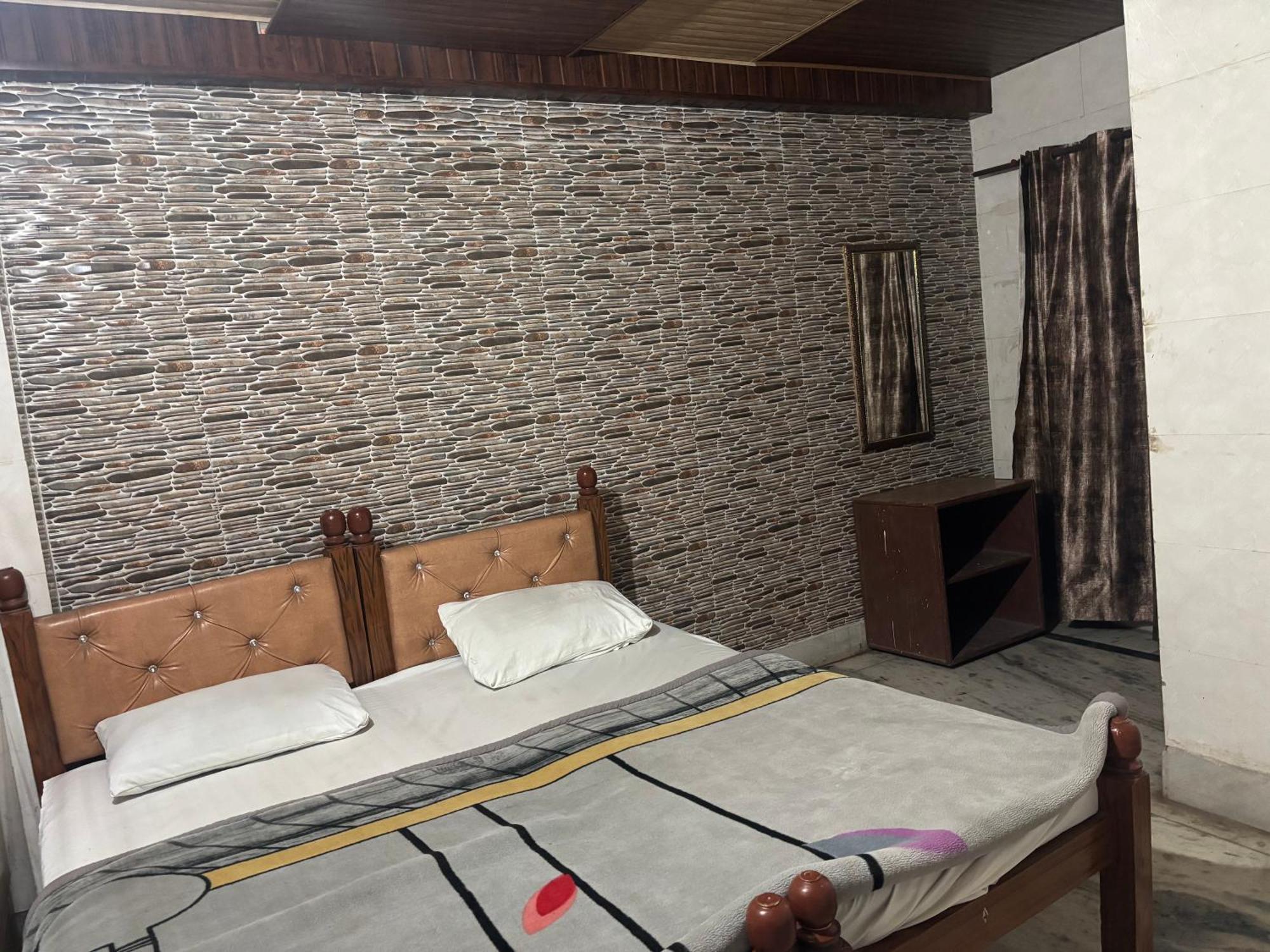 Sgh Guest House Mathura Bagian luar foto