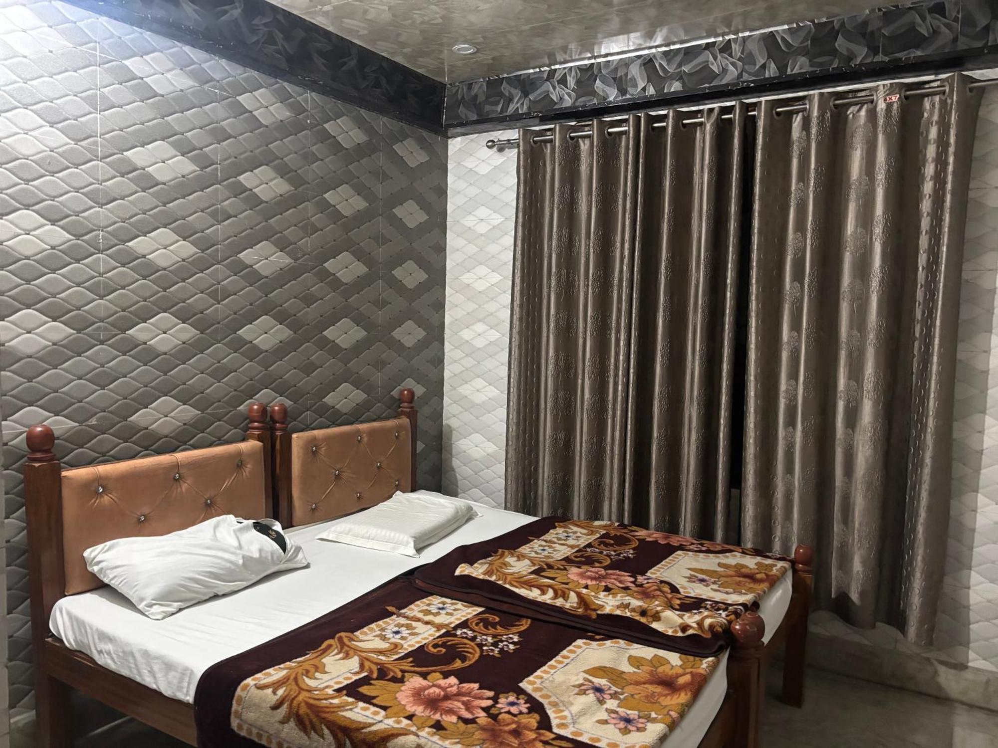 Sgh Guest House Mathura Bagian luar foto