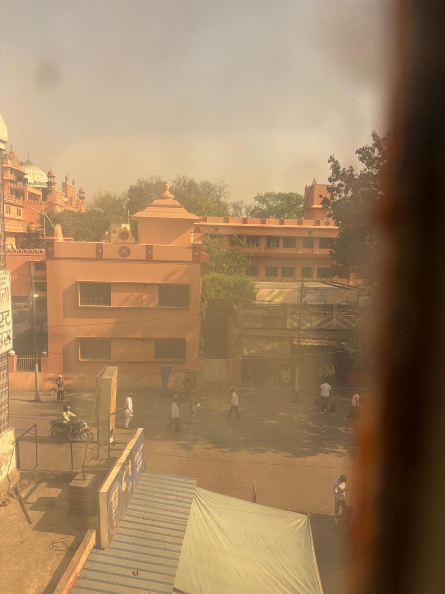 Sgh Guest House Mathura Bagian luar foto