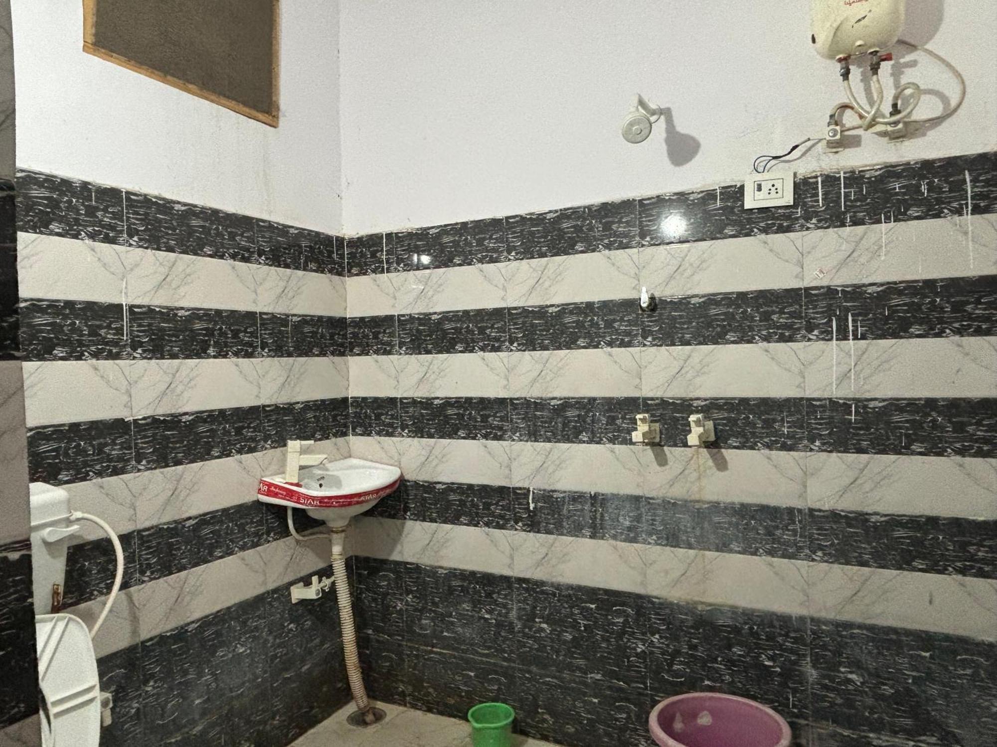 Sgh Guest House Mathura Bagian luar foto