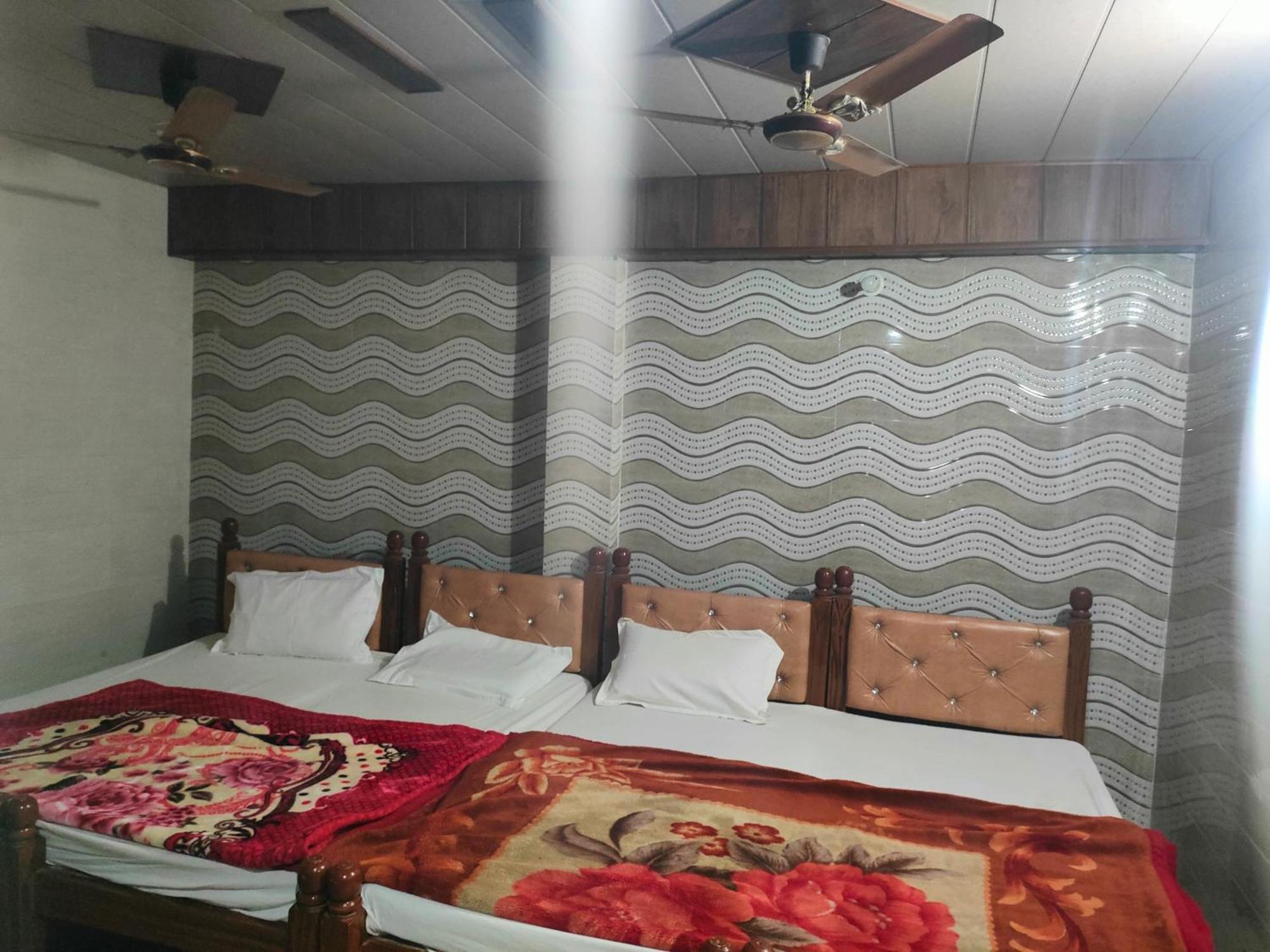 Sgh Guest House Mathura Bagian luar foto