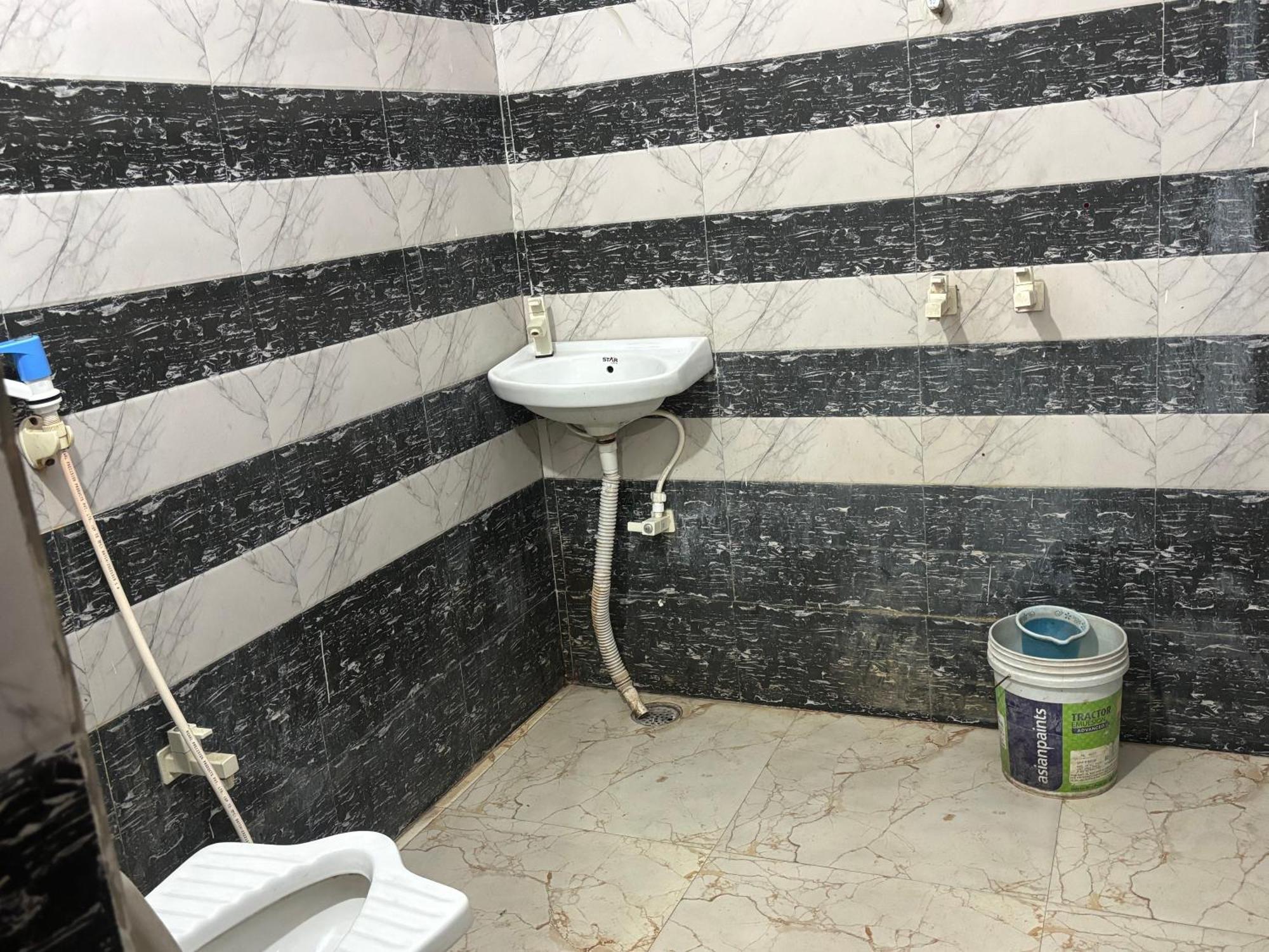 Sgh Guest House Mathura Bagian luar foto